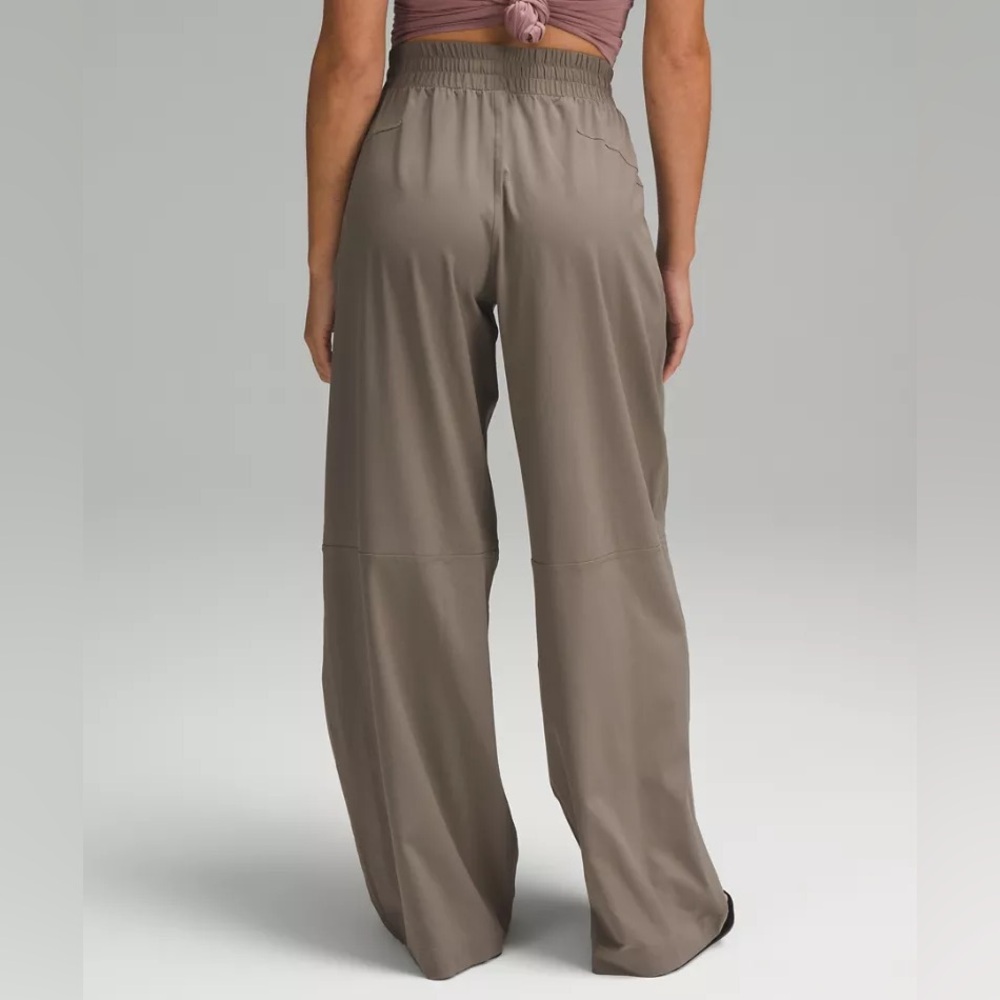 LULULEMON Swift Wide-Leg Mid-Rise Pants - Nomad/Khaki - Asia Fit. Size: Large - Picture 3 of 6